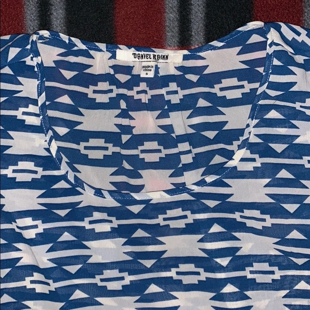 Blue & White Aztec Patterned Top - Picture 3 of 5